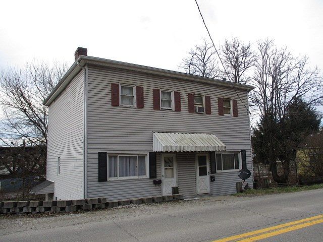 2nd image of 1145 Marshall St