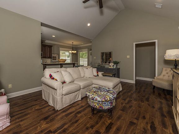 5th image of 206 Milton Estates Ln