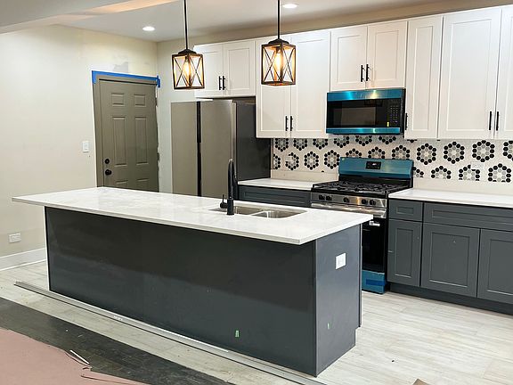 3rd image of 7948 S Evans Ave #5