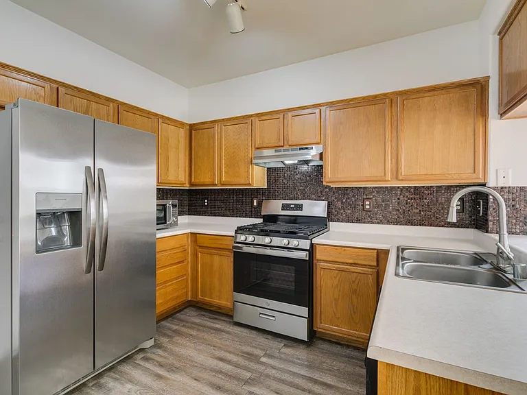 2760 Saigon Dr — Photo 20