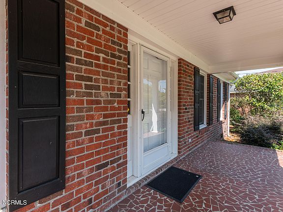 4th image of 1706 Rosewood Drive
