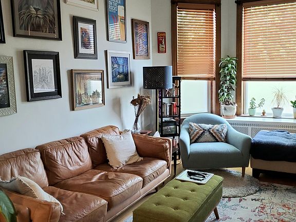 3rd image of 2621 N Francisco Ave #2