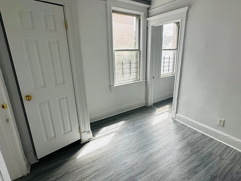 19 Knowles St #2 — Photo 12