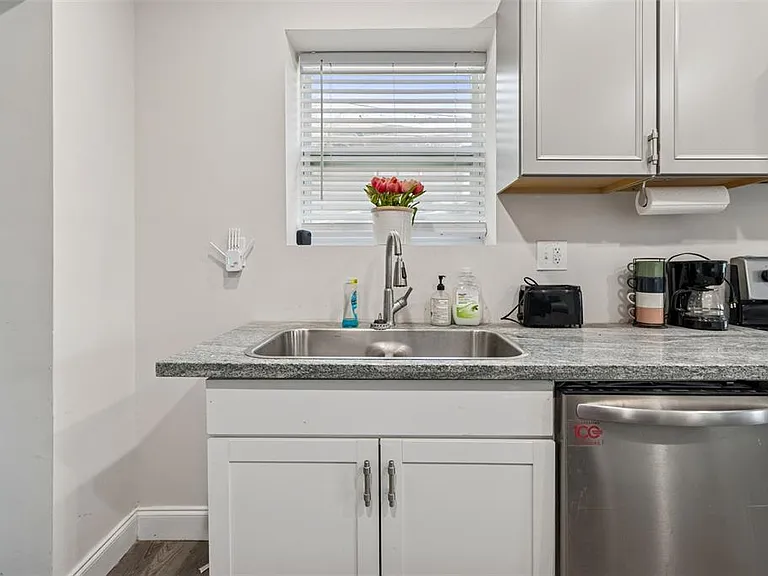 1006 E 26th Ave — Photo 10