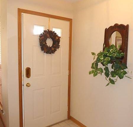 2nd image of 473 Grosse Pointe Cir