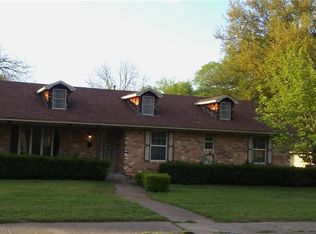 317 Meadowcreek Ln, Desoto, TX 75115