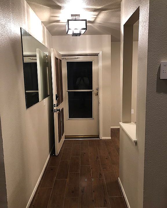Foyer/Entry