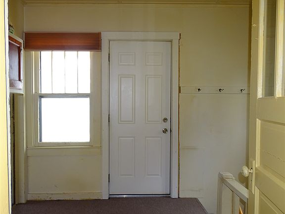 2nd image of 807 W B St