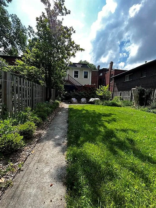 3 bed, $2,095 — Photo 2