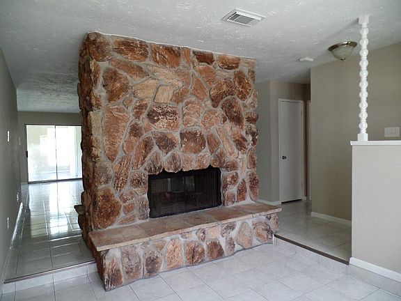 3rd image of 4138 Lufborough Dr