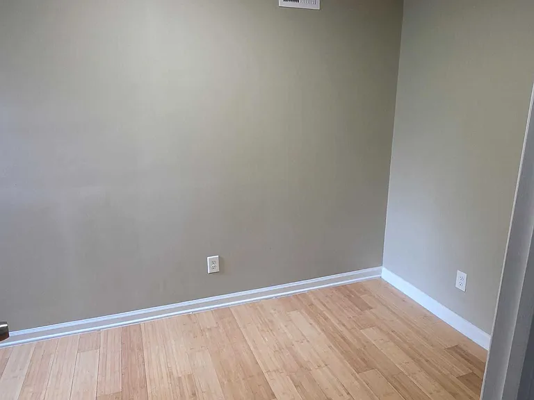 2405 Francis St — Photo 15