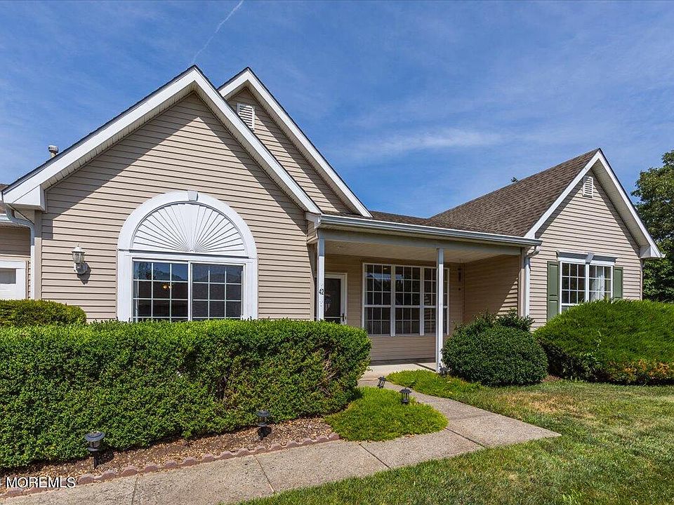 1st image of 42 Sunnybrook Lane