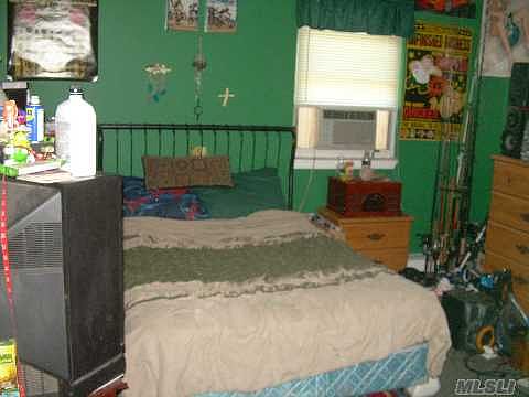 5th image of 44 Hudson Ave