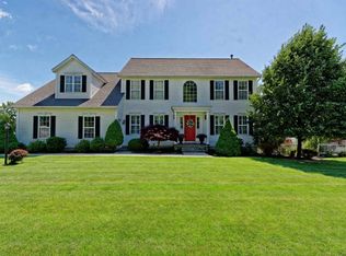 21 Janine Dr, East Greenbush, NY 12061
