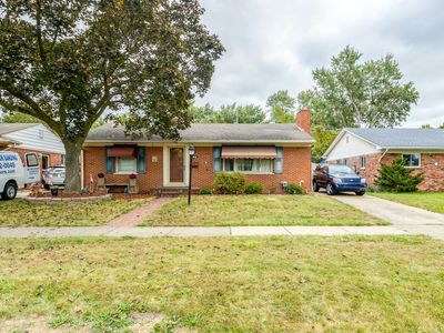 8826 Farmington Rd, Livonia, MI, 48150
