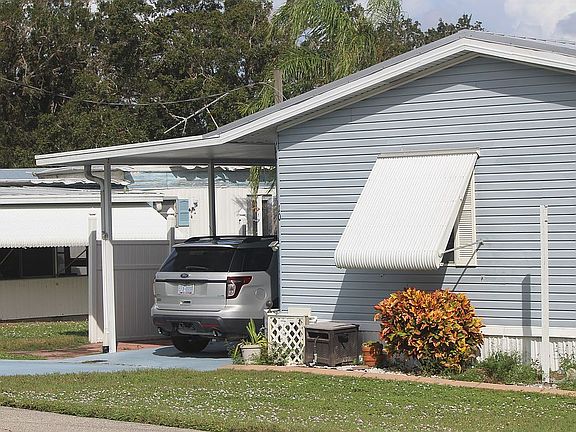 3rd image of 10 W Palm Cir