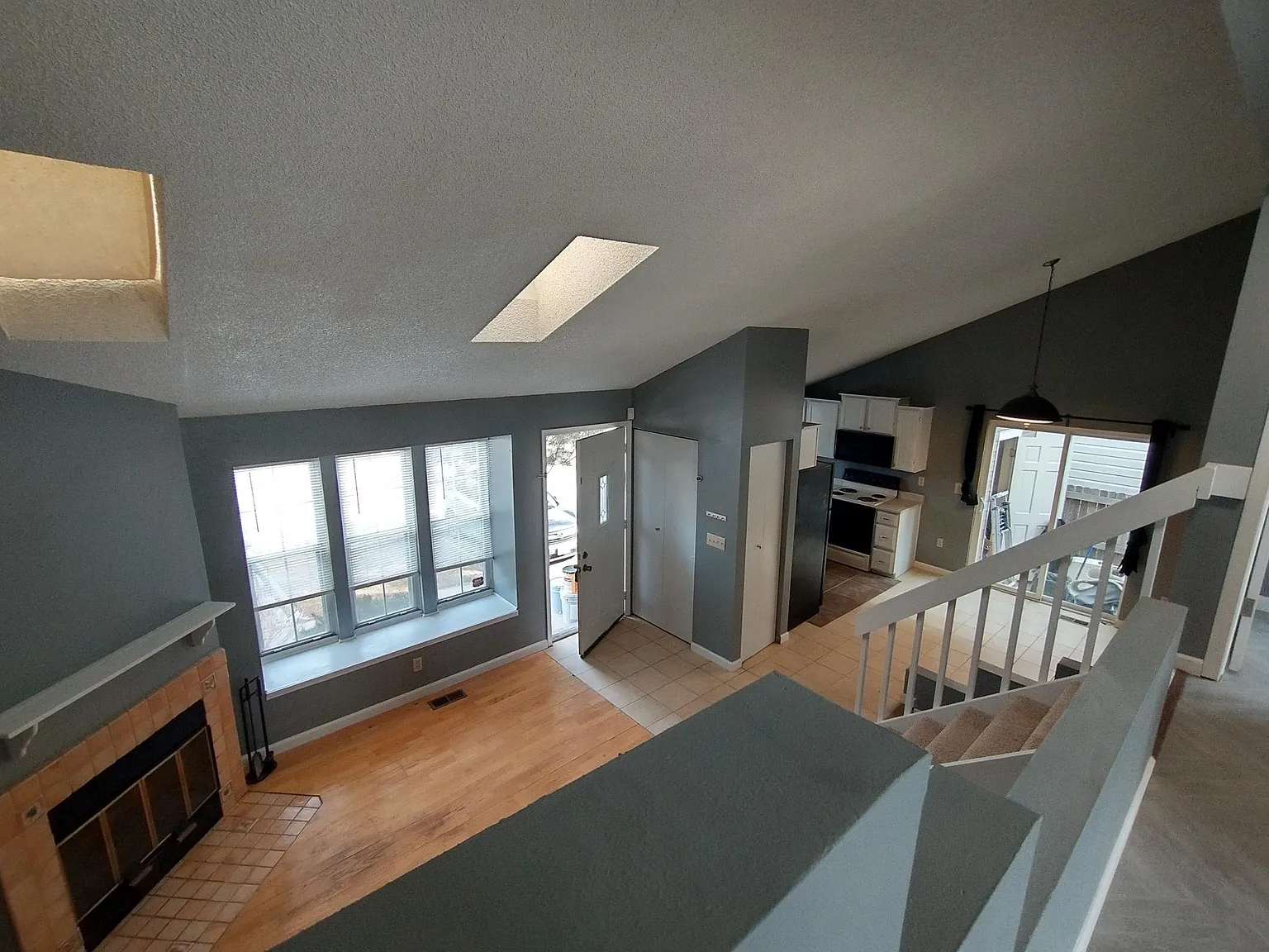 3 bed, 1.5 bath, 1196 sqft, $2,250 — Photo 1