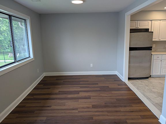 2nd image of 115 E Kings Hwy Unit 218