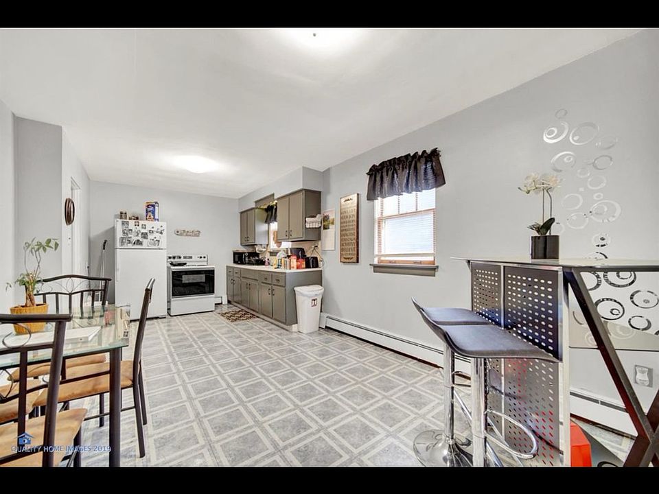 2nd image of 2639 White Oak Ave APT 2