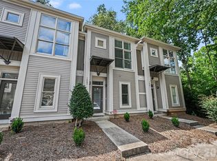 1043 Park West Dr, Charlotte, NC 28209