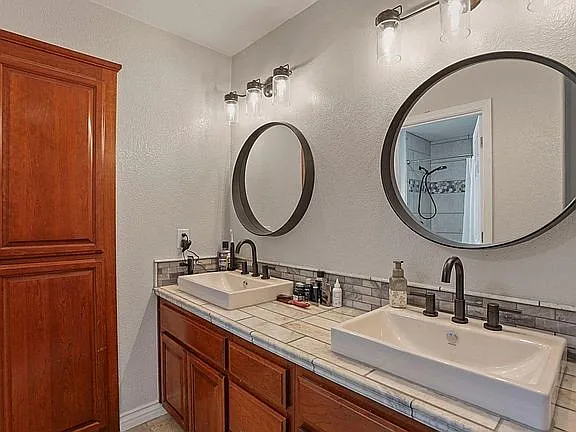 1601 Barkley Ln — Photo 30