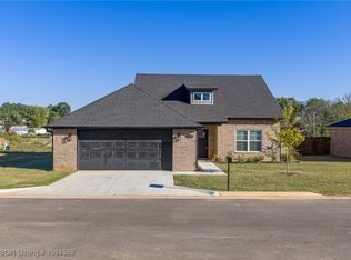1114 Hunter Dr, Barling, AR 72923