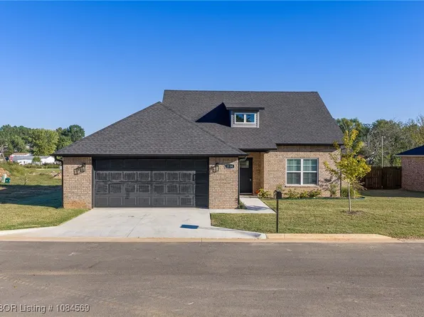 1114 Hunter Dr, Barling, AR 72923