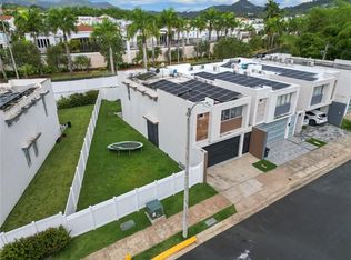 8W32 8w5 Belmont, Guaynabo, PR 00969