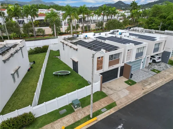 8W32 8w5 Belmont, Guaynabo, PR 00969