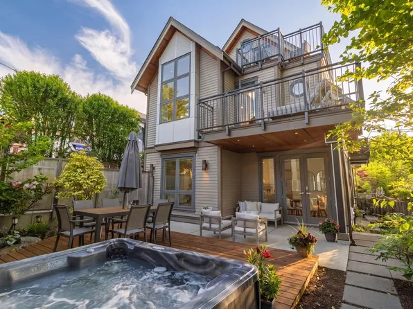 1133 Templeton Dr, Vancouver, BC V5L 4N9