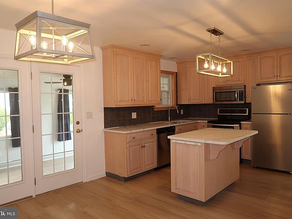 5th image of 107 Pheasant Dr