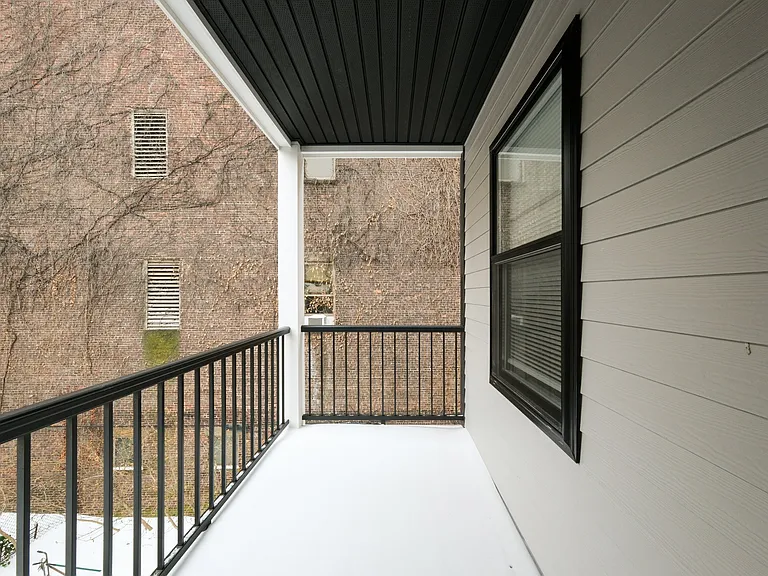 Balcony off Main BR