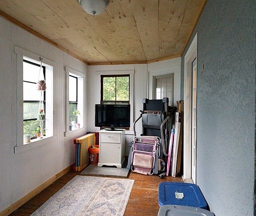4th image of 339 Drury Ave