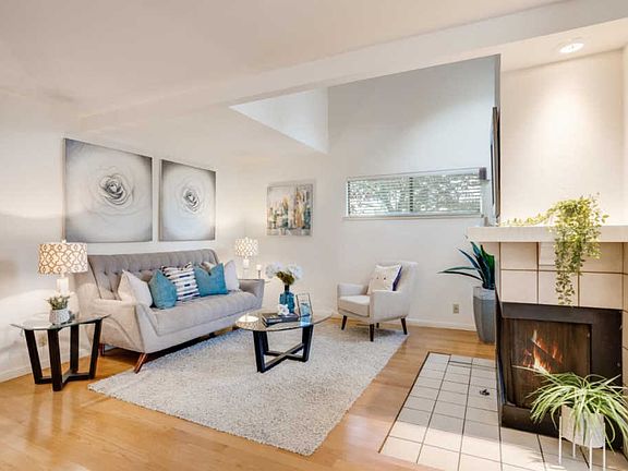 5th image of 1549 Camden Village Cir