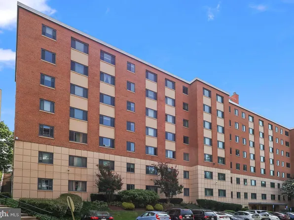 1200 S Arlington Ridge Rd APT 408, Arlington, VA 22202
