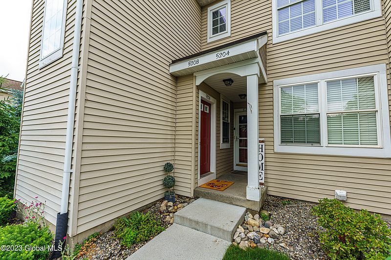 2nd image of 5208 Forest Point S Drive