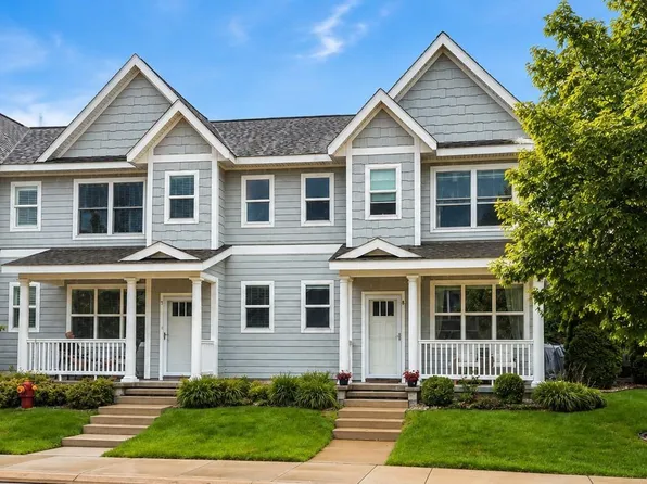 990 Lake Ridge Dr Unit 8, Traverse City, MI 49684