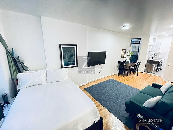 5th image of 428 Park Pl APT 3C