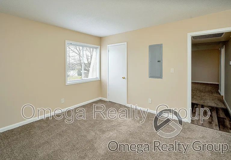 Camelot Apartments — Photo 54