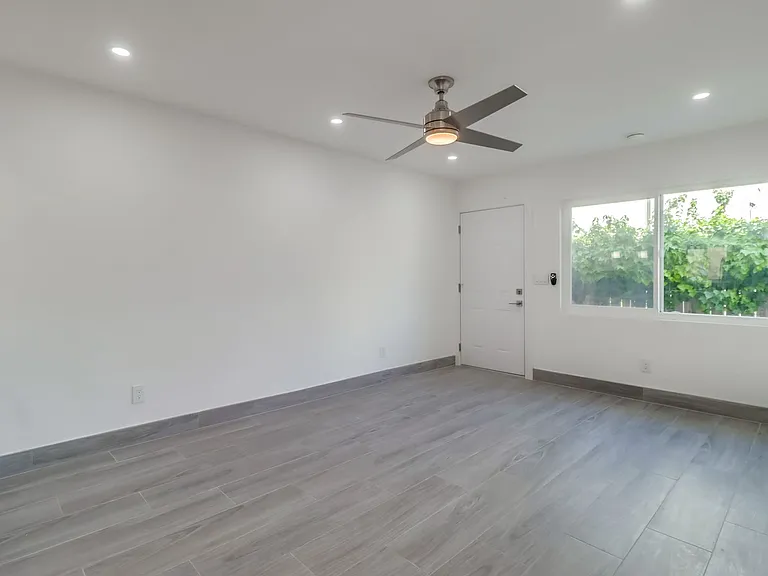4840 Del Monte Ave #C — Photo 10