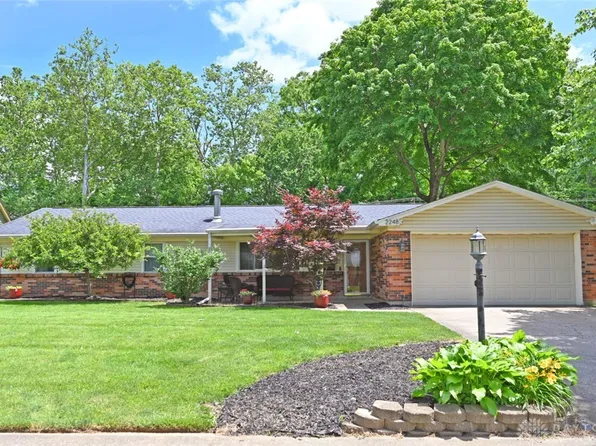 2248 S Lakeman Dr, Bellbrook, OH 45305