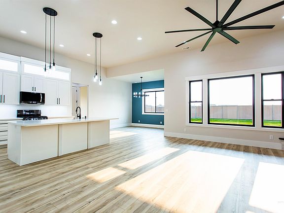 4th image of 1558 Lagoon Ln