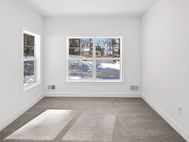 Hemlock Manor — Photo 11