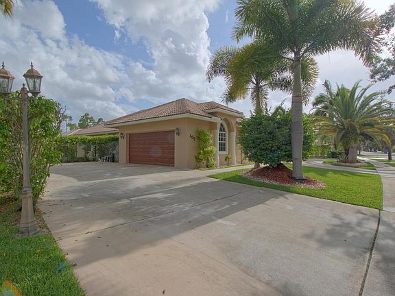 3rd image of 105 Black Olive Cres