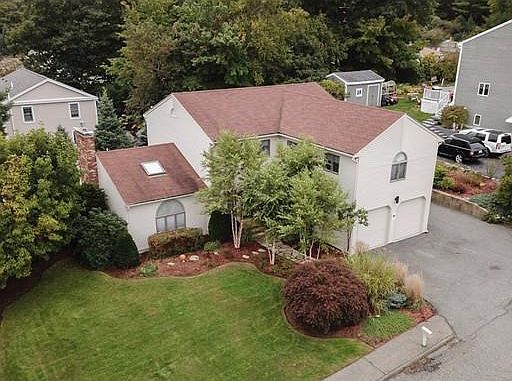1st image of 1 Fleetwoods Dr