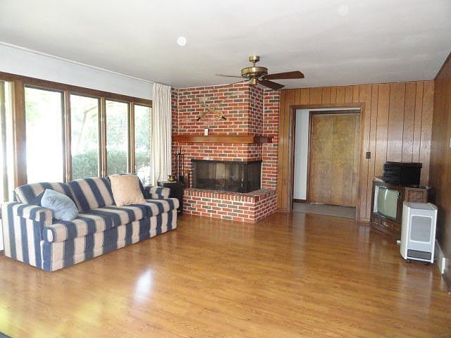 1st image of 432 Lake Shore Blvd