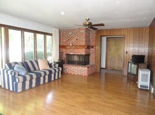 432 Lake Shore Blvd, Wauconda, IL 60084