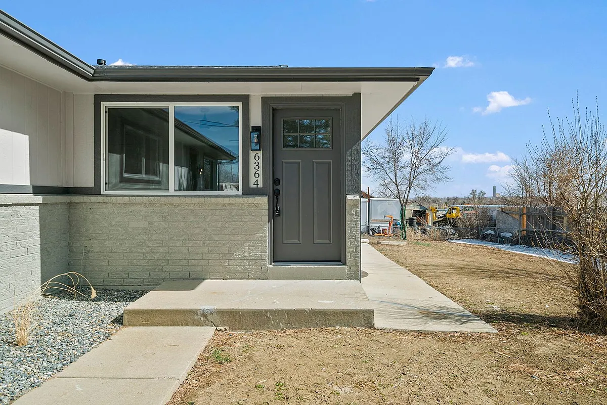 Building Photo - 6364 Julian St