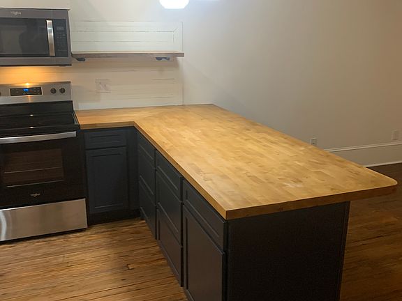 3rd image of 816 S Madison St #6