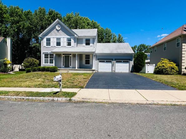 18 Dayna Ct